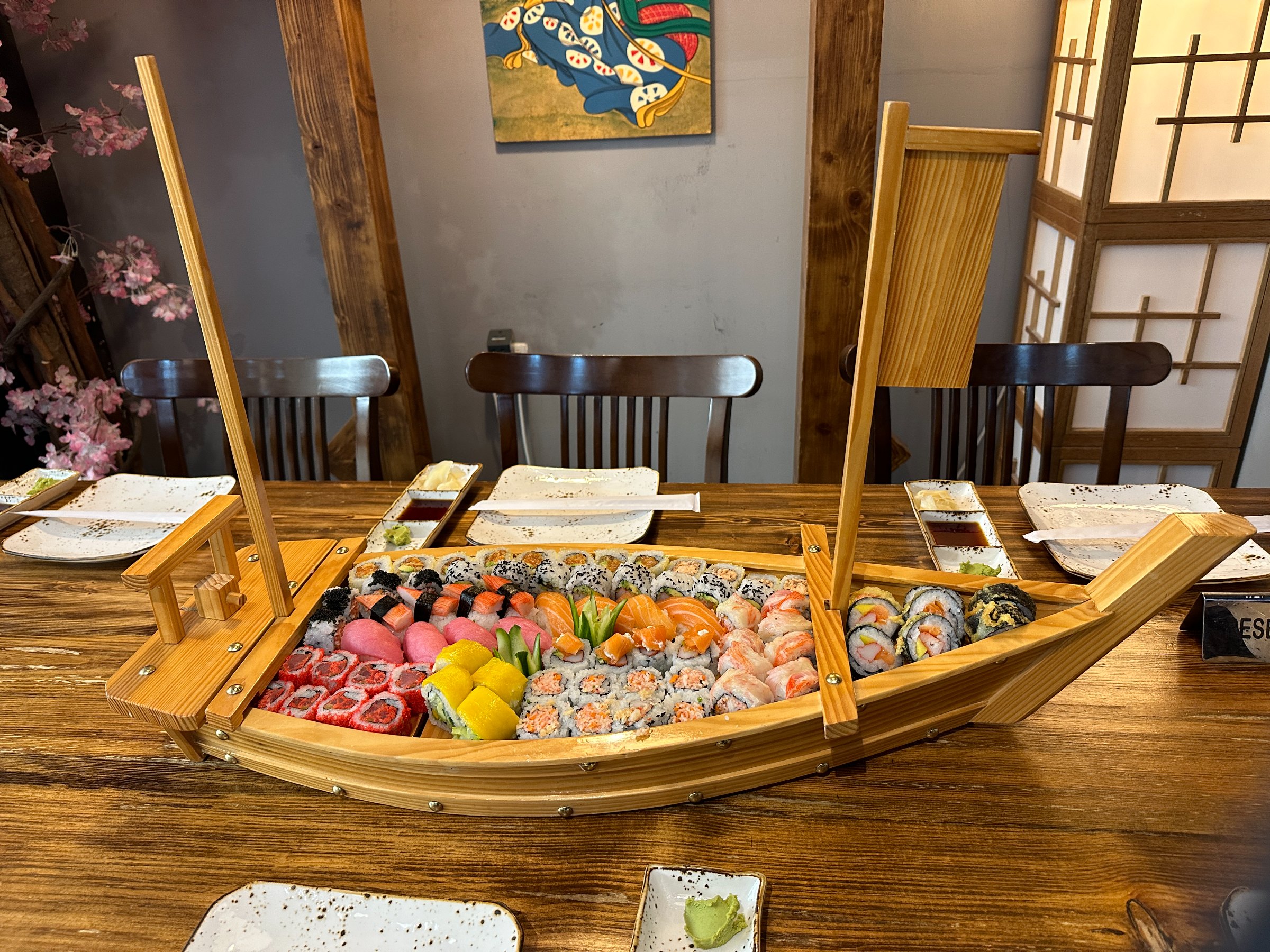 RAYU sushi boat